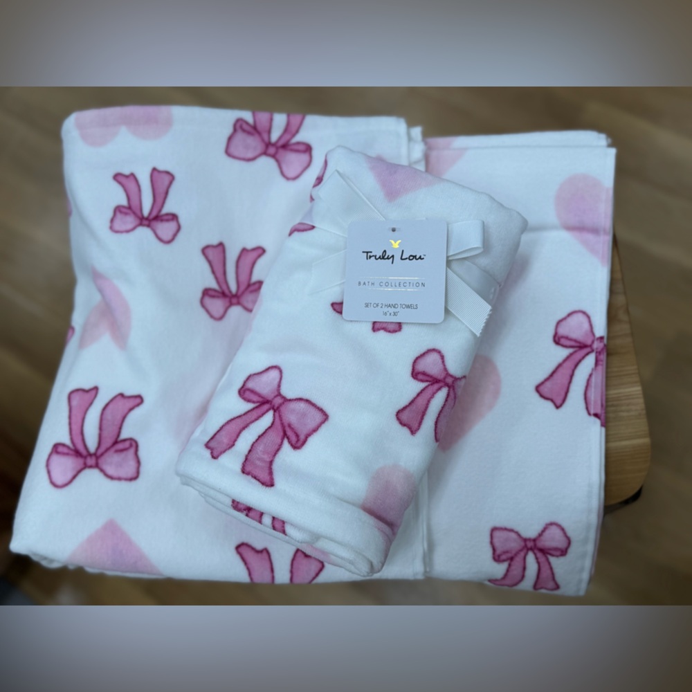 pink bow bath towel and 2 hand towels